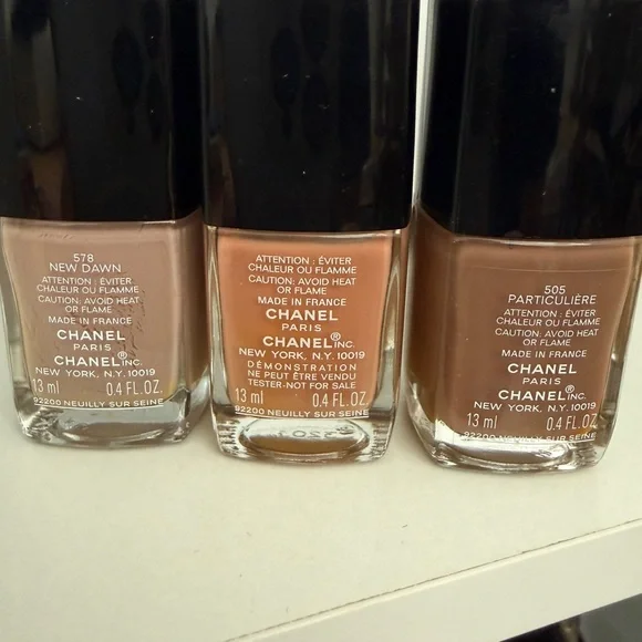3x CHANEL Le Vernis Nail Polish, 578, 505 Particuliere, 646 Bleached Mauve - Picture 2 of 2